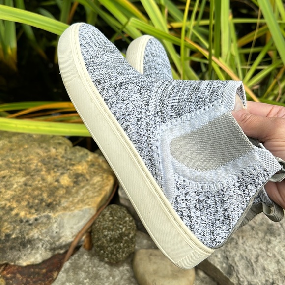 SlipOn Knit Style Ankle Sneakers-Sz 8-Black & White-Memory Foam Insoles - Picture 13 of 16